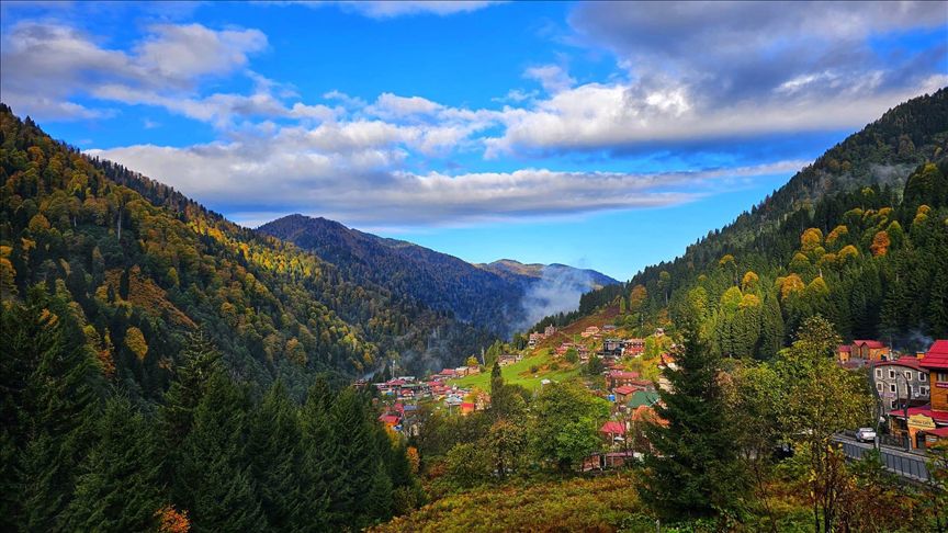 Ayder Yaylası Sonbaharın Büyüsüne Büründü Rize’nin Çamlıhemşin ilçesine bağlı, Kaçkar