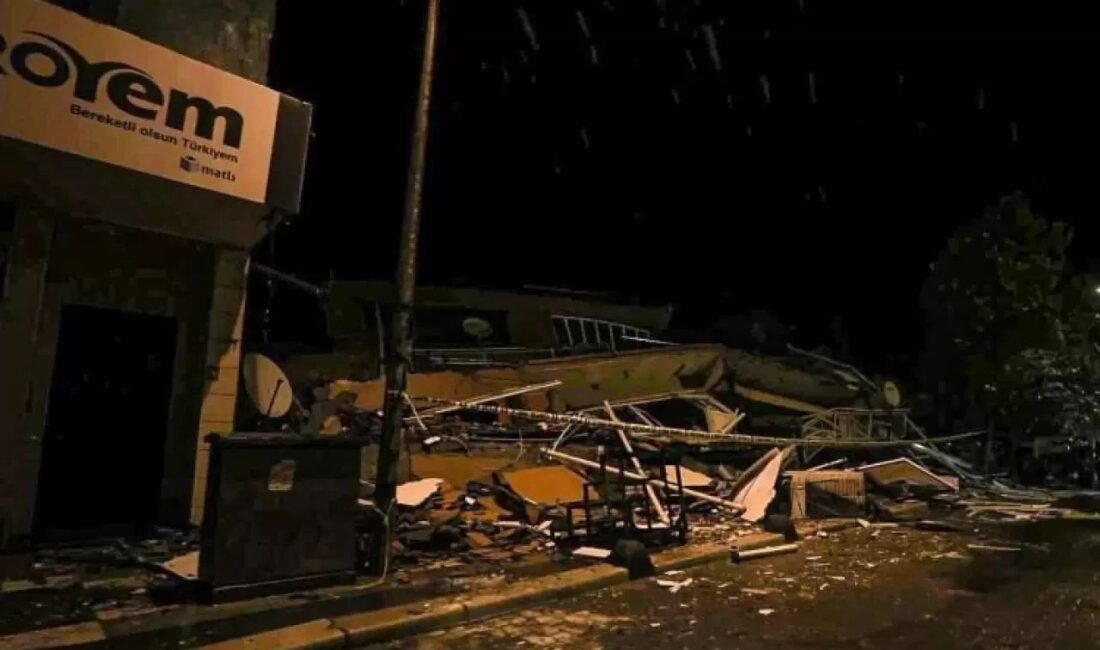 Sındırgı’da Hasar Gözler Önünde Balıkesir’in Sındırgı ilçesini vuran 6,1 büyüklüğündeki