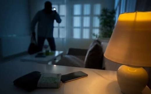 Başkentte gerçekleştirilen profesyonel bir soygunda, şüpheliler güvenlik sistemini aşmak için