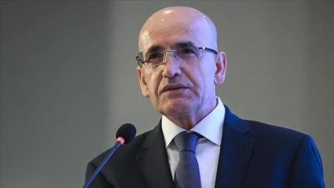 Hazine ve Maliye Bakanı Mehmet Şimşek, İstanbul’da düzenlenen Ekonomi Zirvesi’nde yaptığı konuşmada Türkiye’nin savunma