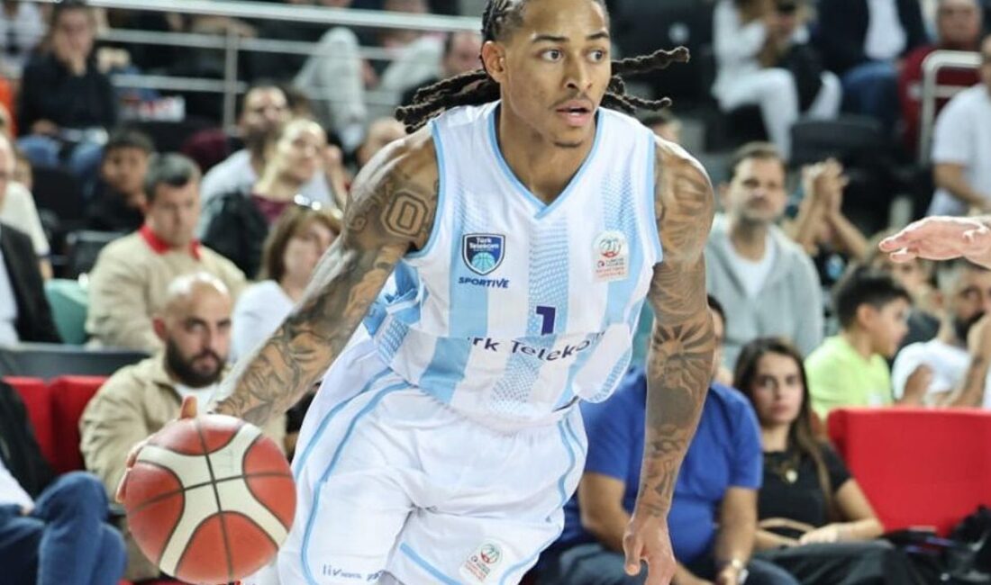 Türk Telekom Basketbol Takımı oyuncusu Kyle Allman Jr., antrenmanda geçirdiği sakatlık