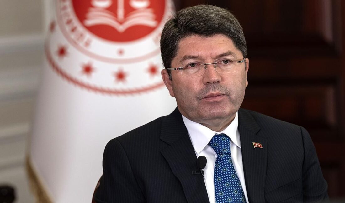 Adalet Bakanı Yılmaz Tunç, “Noterlerin Tatil Gün ve Saatlerinde Çalışmasına