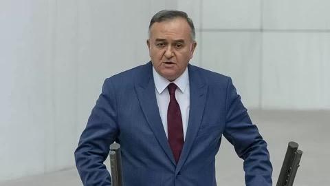 Erkan Akçay, İYİ Parti’li Müsavat Dervişoğlu’na yönelik açıklamasında partisini terör