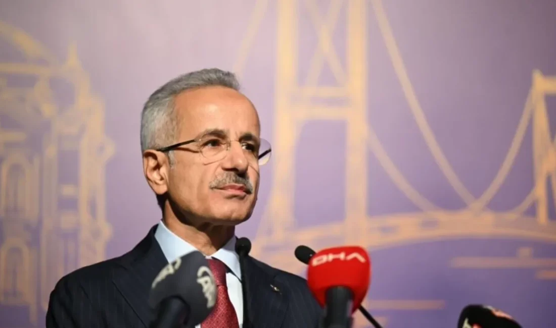 Ulaştırma ve Altyapı Bakanı Abdulkadir Uraloğlu, Gebze’de çöken binanın metro