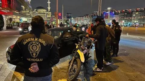İstanbul’da düzenlenen geniş çaplı “Huzur İstanbul” operasyonunda, çeşitli suçlardan aranan