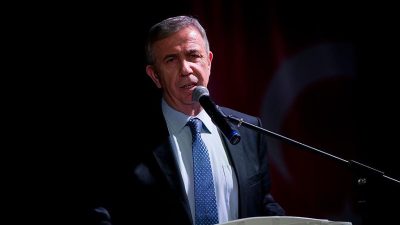 Muhalefet cephesinde Cumhurbaşkanlığı adaylığı tartışmaları yeniden gündemin üst sıralarına taşınırken,