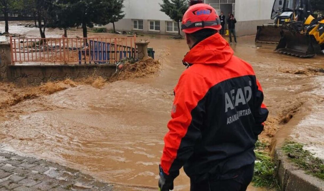AFAD, Türkiye genelinde etkili olan kuvvetli yağış ve fırtına nedeniyle