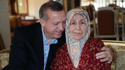 Cumhurbaşkanı Recep Tayyip Erdoğan, Anneler Günü dolayısıyla yayımladığı mesajda annelerin