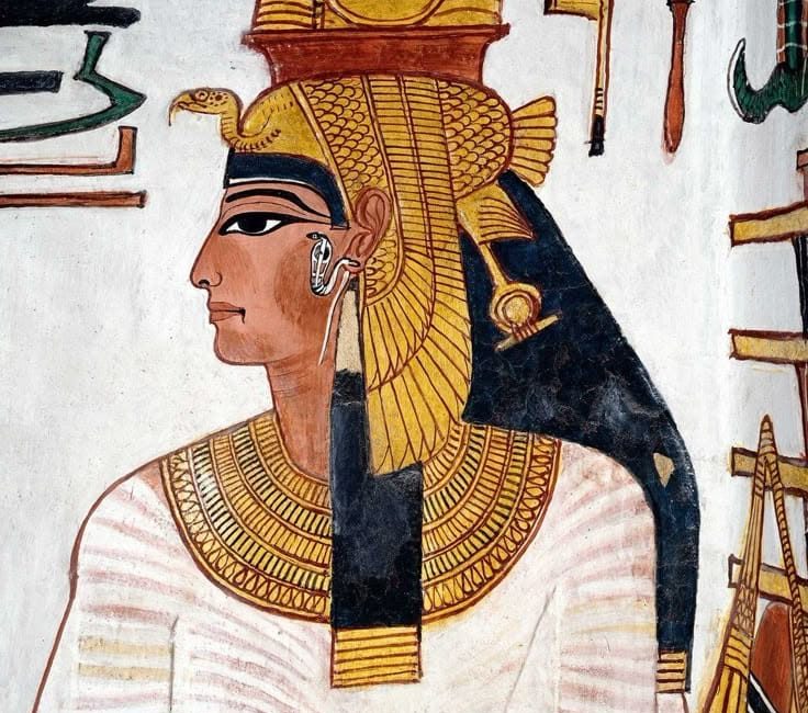 Nefertiti, yalnızca Antik Mısır’ın değil, dünya tarihinin de en büyüleyici