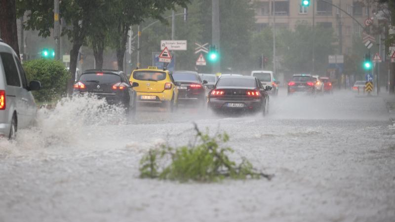 Meteoroloji Genel Müdürlüğü (MGM), Türkiye genelinde beklenen kuvvetli sağanak ve
