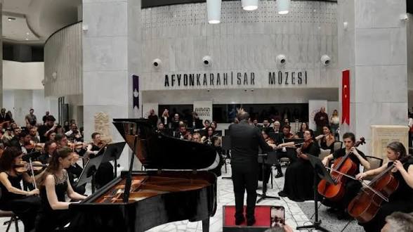 Afyonkarahisar Klasik Müzik Festivali yoğun ilgiyle başladı.