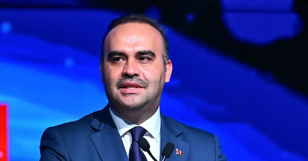 Sanayi ve Teknoloji Bakanı Mehmet Fatih Kacır, Fransa'da düzenlenen VivaTech