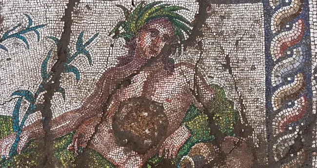 Aspendos Antik Kenti'nde yürütülen kazı çalışmalarında Roma Dönemi'ne ait, mozaik