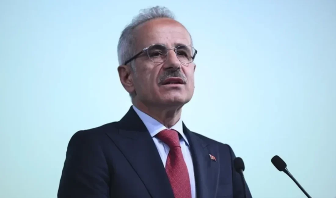 Uluslararası deniz ticaretinin en kritik noktalarından biri olan Hürmüz Boğazı