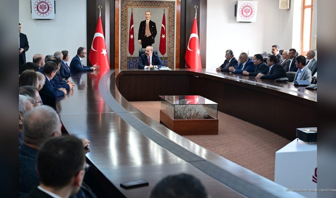 MHP Isparta İl Başkanı Osman Gülay ve beraberindeki geniş heyet,