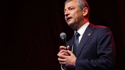 CHP içinde olağanüstü kurultay için toplanan imzaların ardından kriz tırmanırken,
