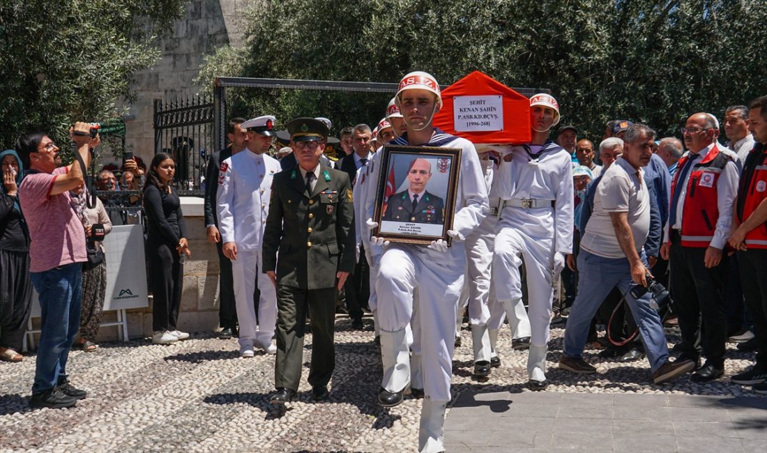 Fırat Kalkanı Harekatı bölgesinde görevi esnasında aniden rahatsızlanarak kaldırıldığı hastanede
