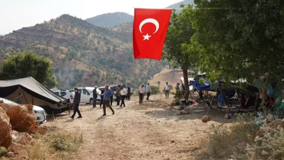 Güvenlik gerekçesiyle 1994 yılında boşaltılan Şırnak'ın Kuşkonar köyünde, tam 32