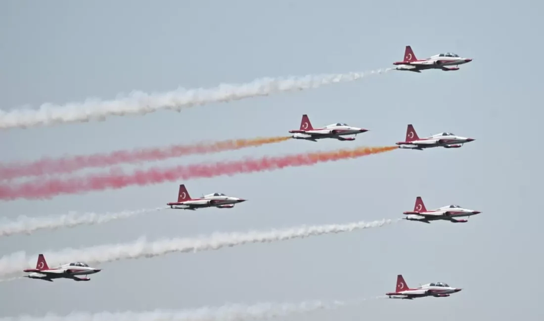 Türk Hava Kuvvetleri’nin dünyaca ünlü akrobasi timi Türk Yıldızları, Belçika’da
