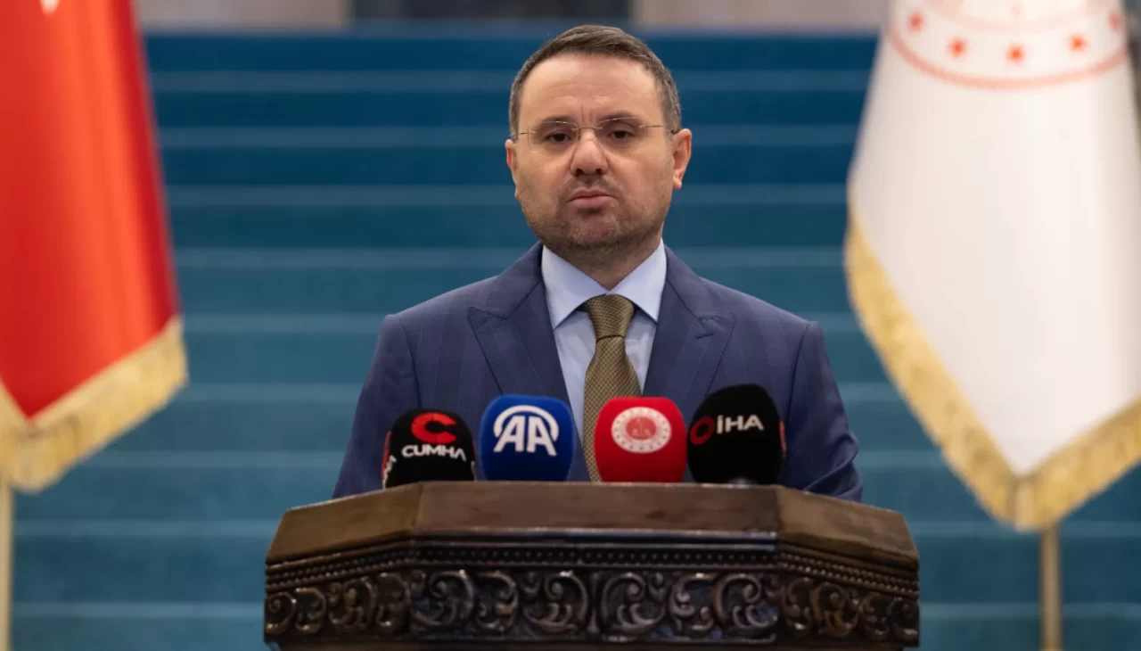 Adalet Bakanı Akın Gürlek, kamu kurumlarının güvenilirliğini ve vatandaşların hukuk
