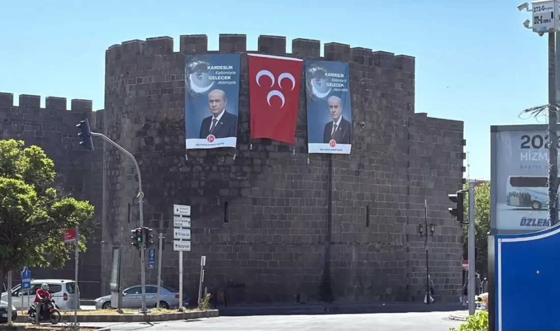 Diyarbakır’ın tarihi ve sembolik yapılarından biri olan Dağkapı Burcu’na, Milliyetçi