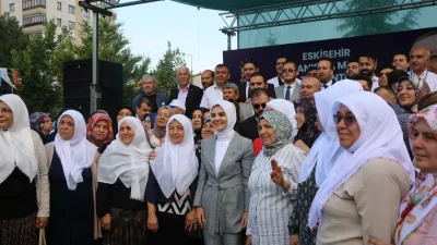 Aile ve Sosyal Hizmetler Bakanı Mahinur Özdemir Göktaş, Eskişehir’de gerçekleştirdiği