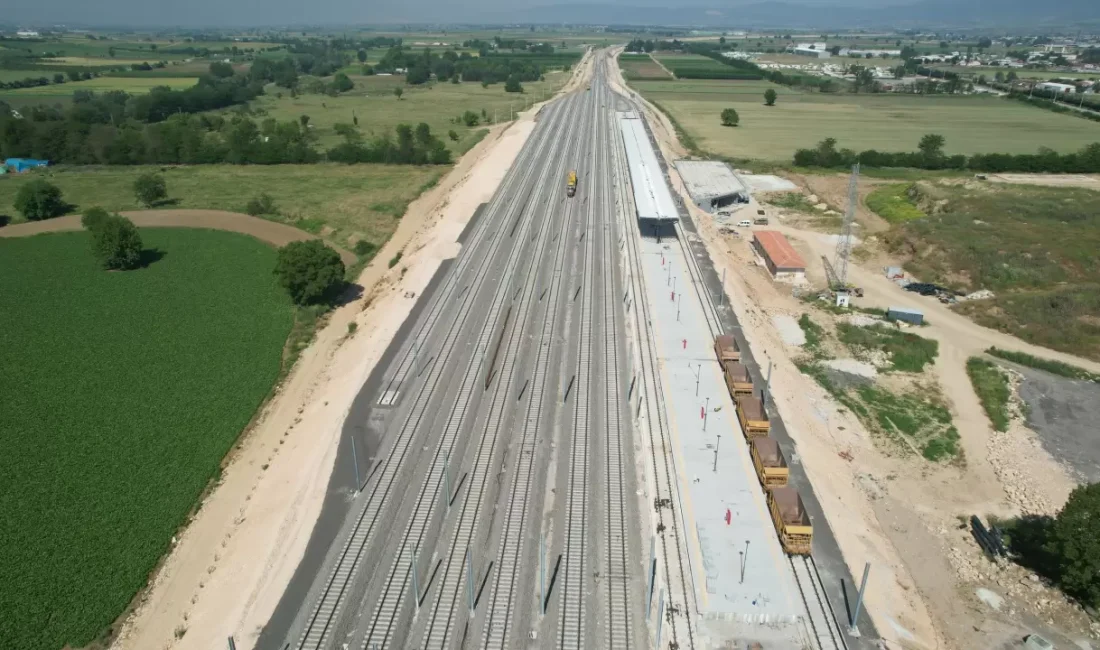 Ulaştırma ve Altyapı Bakanı Abdulkadir Uraloğlu, Bandırma-Bursa-Yenişehir-Osmaneli Hızlı Tren Projesi’nde