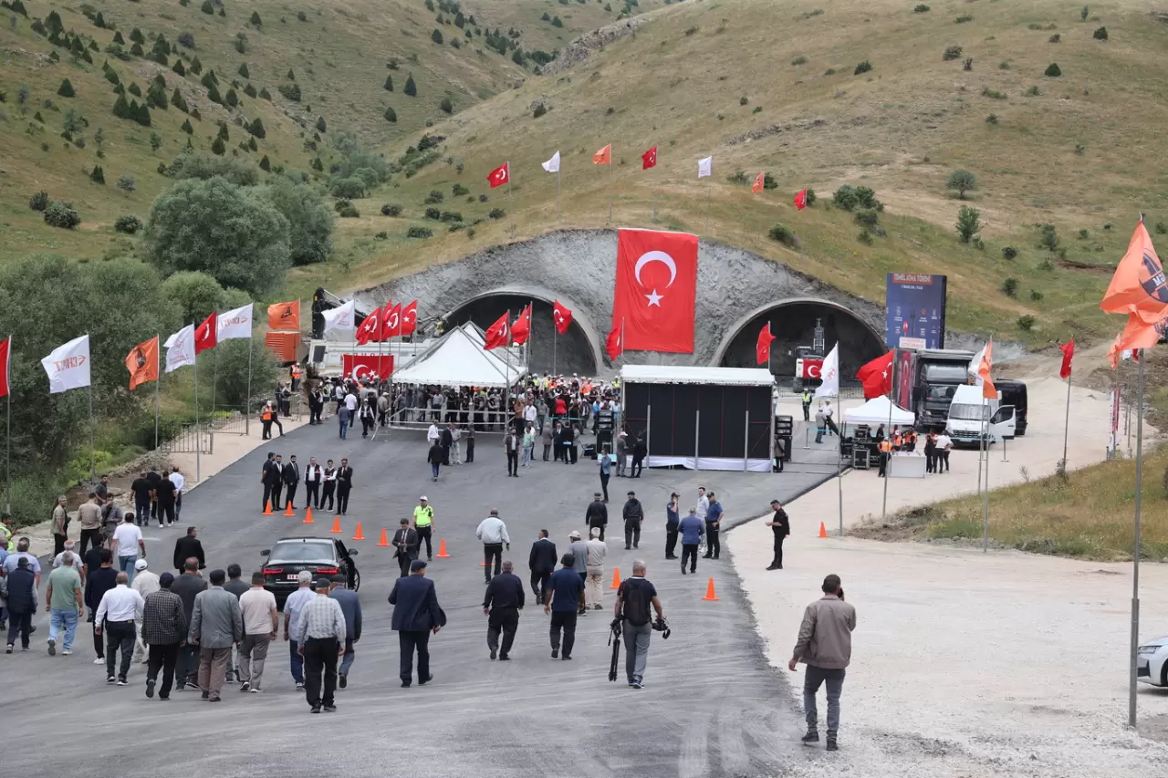 Ulaştırma ve Altyapı Bakanı Abdulkadir Uraloğlu, Sivas ve Tokat arasındaki