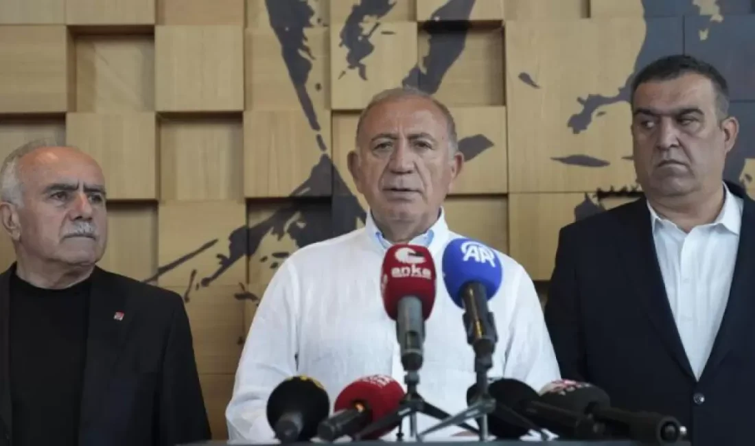 İstanbul Cumhuriyet Başsavcılığı, CHP'nin Sarıyer'deki üye katılım törenine bir cast