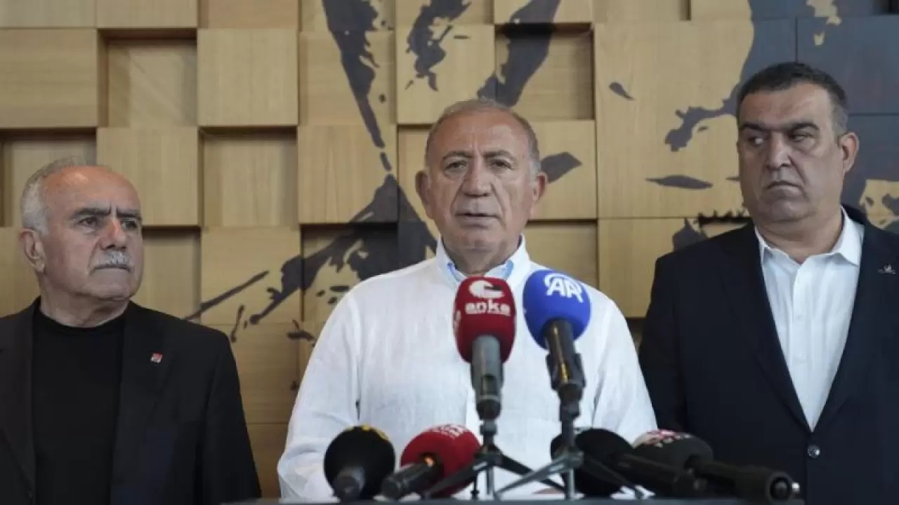 İstanbul Cumhuriyet Başsavcılığı, CHP'nin Sarıyer'deki üye katılım törenine bir cast