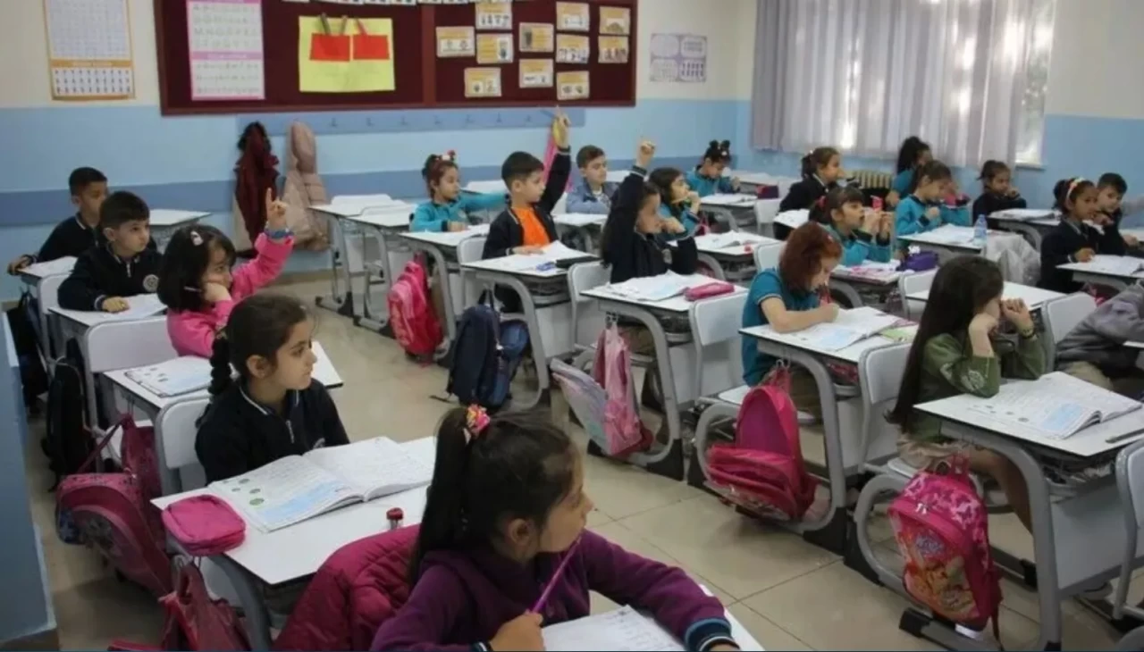 Milli Eğitim Bakanlığı (MEB), ilkokul öğrencilerinin temel derslerdeki öğrenme eksikliklerini