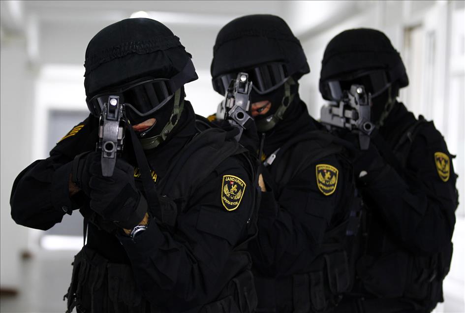 Jandarma Komando Özel Asayiş Komutanlığı (JÖAK) personelinin zorlu hedefleri tam