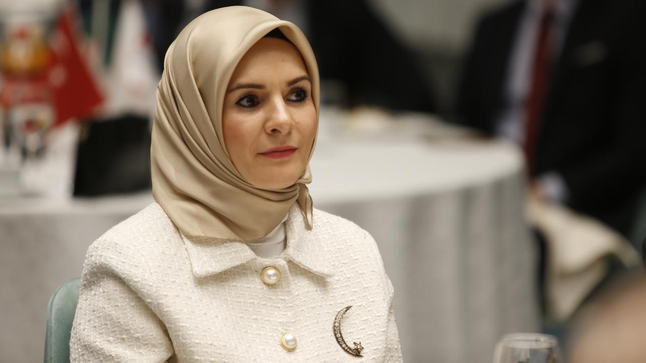 Aile ve Sosyal Hizmetler Bakanı Mahinur Özdemir Göktaş, Radyo ve