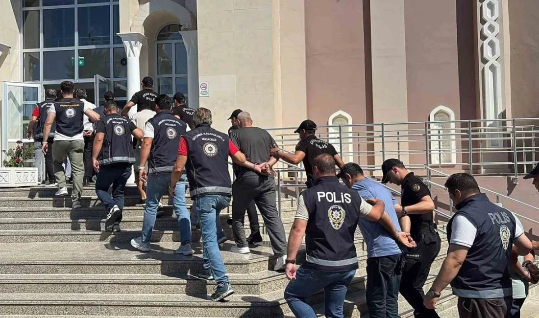 Muğla İl Emniyet Müdürlüğü ekiplerinin düzensiz göçle mücadele kapsamında yürüttüğü