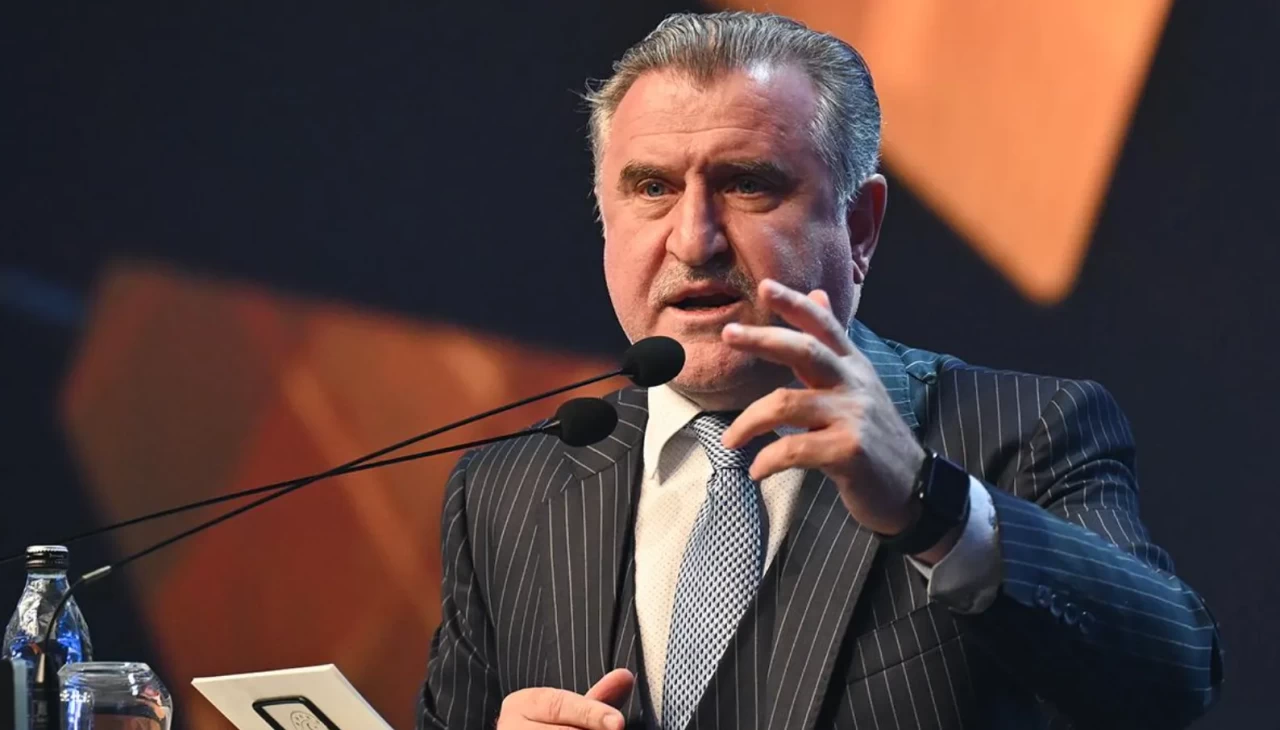 2026-2027 futbol sezonu öncesinde düzenlenen Spor Güvenliği Değerlendirme Toplantısı'nda; stadyum