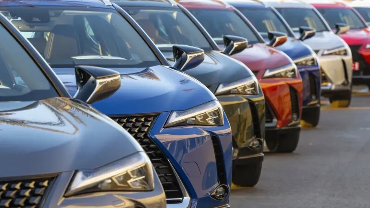 Binek otomobiller ile yolcu taşımacılığında kullanılan motorlu taşıtların Özel Tüketim