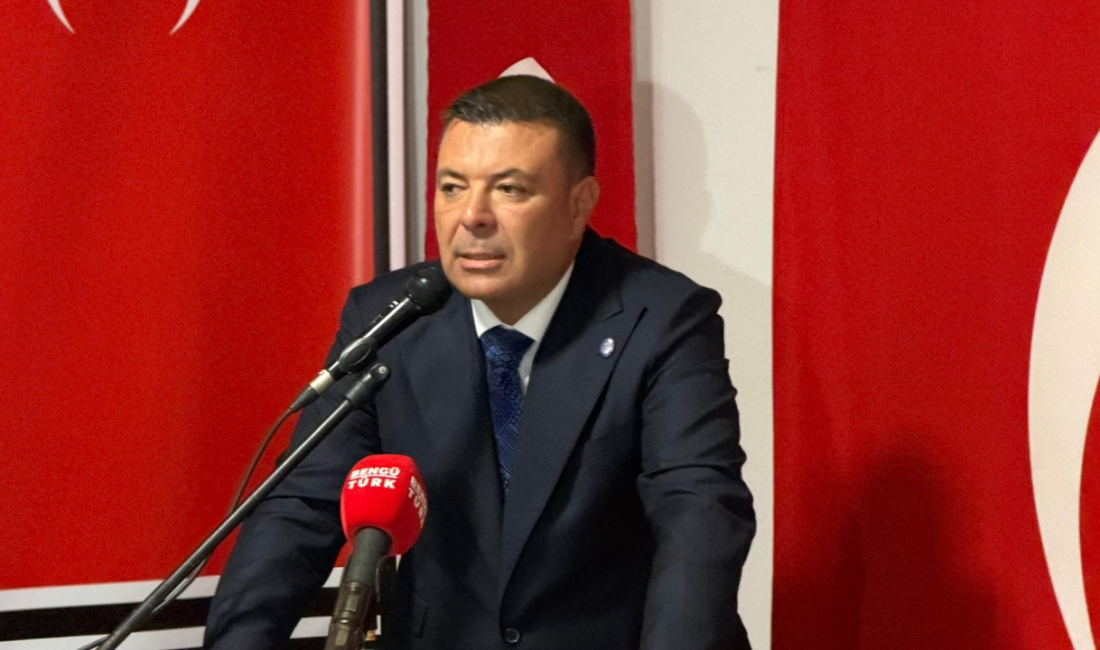 MHP Genel Başkan Yardımcısı Özgür Bayraktar, Partisinin Kırşehir İl Kongresi'nde