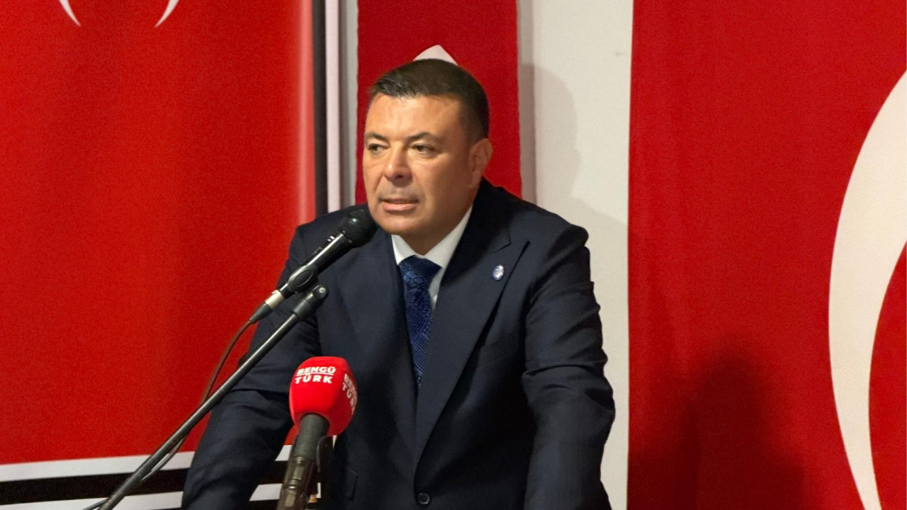 MHP Genel Başkan Yardımcısı Özgür Bayraktar, Partisinin Kırşehir İl Kongresi'nde