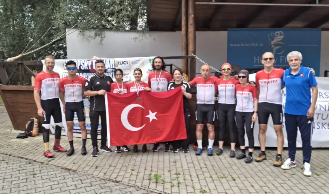 Gençlik ve Spor Bakanı Osman Aşkın Bak, Slovakya'da düzenlenen Para