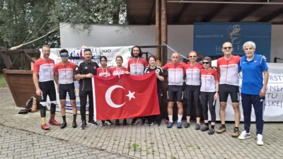 Gençlik ve Spor Bakanı Osman Aşkın Bak, Slovakya'da düzenlenen Para