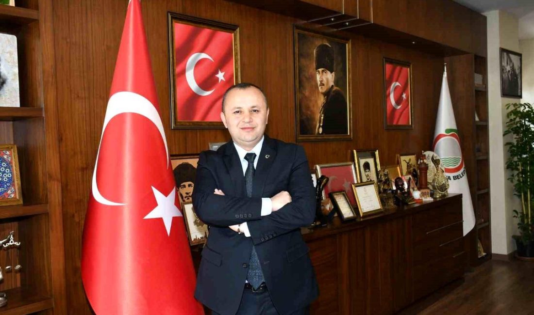 Amasya Belediye Başkanı Turgay Sevindi, 17 belediye meclis üyesiyle birlikte