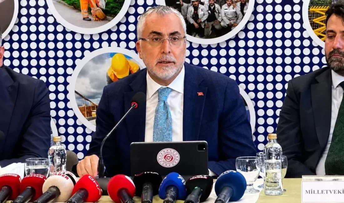 Çalışma ve Sosyal Güvenlik Bakanı Vedat Işıkhan, Karabük'te sanayici ve