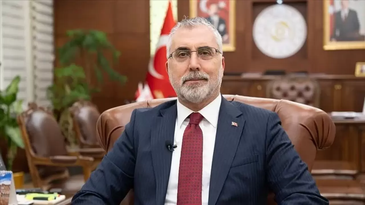 Çalışma ve Sosyal Güvenlik Bakanı Vedat Işıkhan, LGS ve YKS