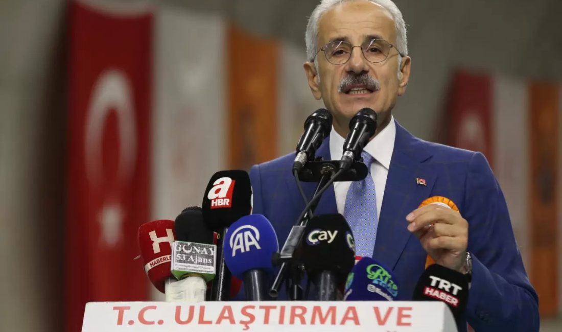 Ulaştırma ve Altyapı Bakanı Abdulkadir Uraloğlu, Rize'de Çamlıhemşin Tüneli ve