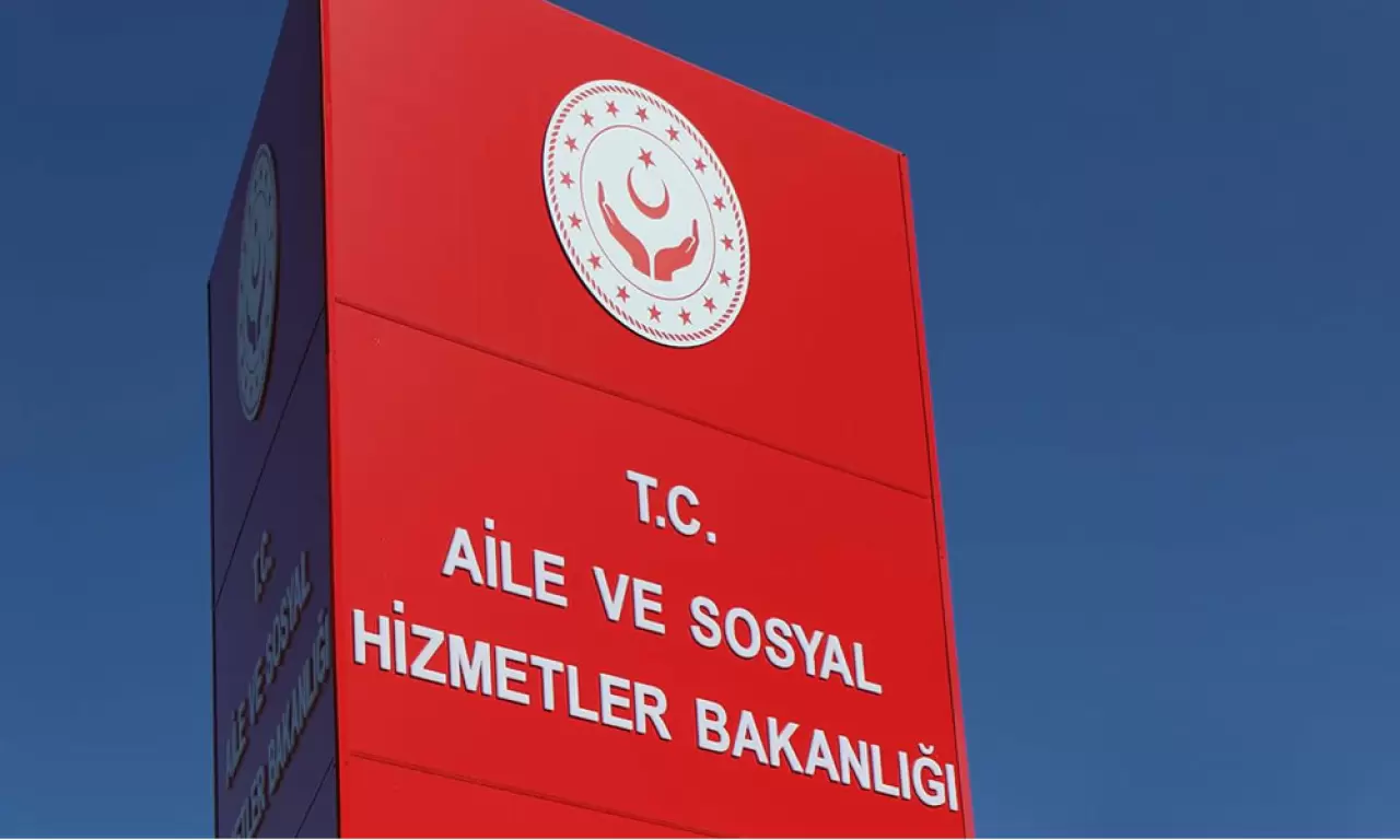 Aile ve Sosyal Hizmetler Bakanlığı, sosyal medyada "Küçük trans çocuklara