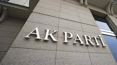AK Parti'nin 25. kuruluş yıl dönümü kutlamalarında muhalefet partilerinden istifa