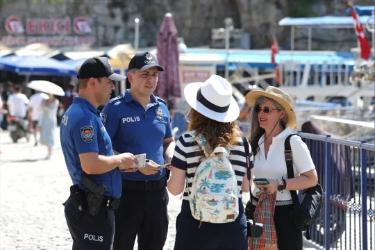 Milyonlarca yerli ve yabancı turiste ev sahipliği yapan Antalya'da turizm