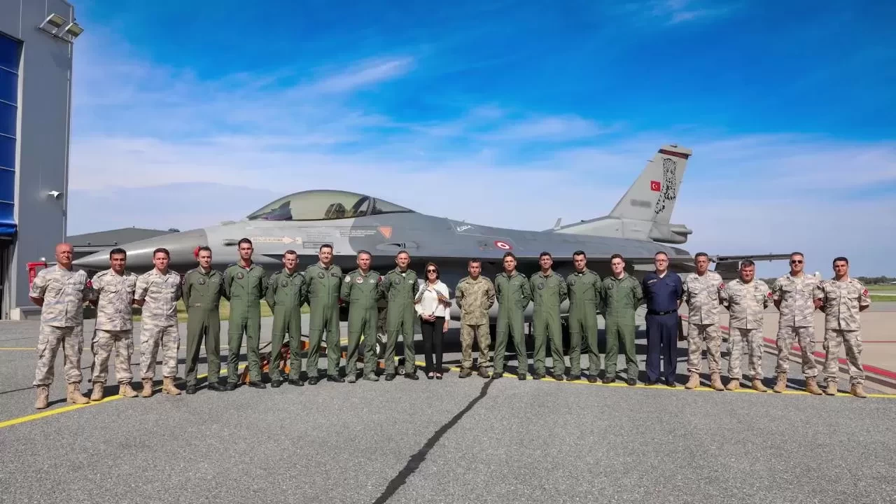 Hava Kuvvetleri Komutanlığı'na bağlı "Pars" çağrı adlı 181'inci Jet Filo