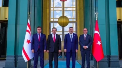 Cumhurbaşkanı Yardımcısı Cevdet Yılmaz, KKTC Başbakanı Ünal Üstel ile Cumhurbaşkanlığı