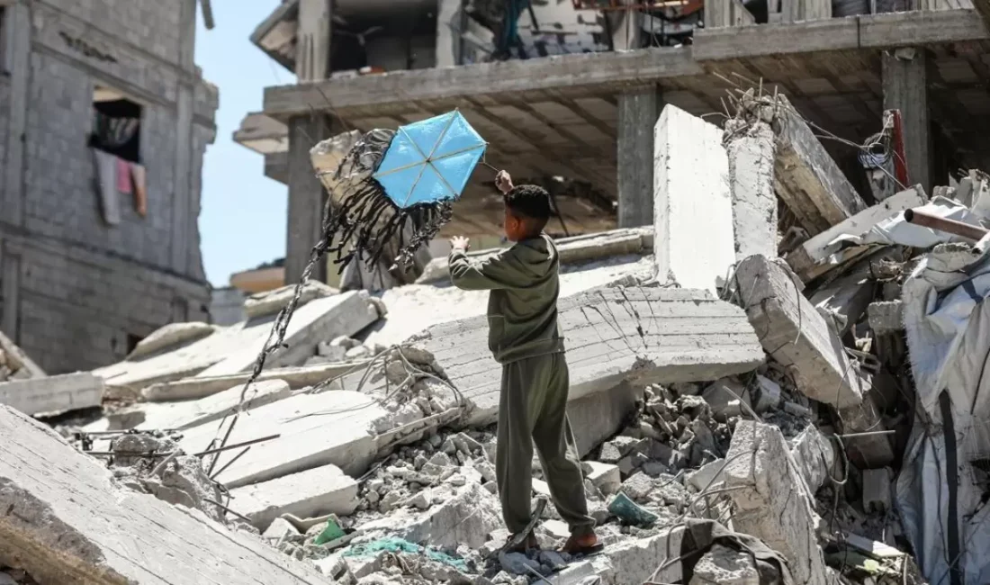 İsrail Savunma Bakanı Yisrael Katz, Gazze'den uçurulan uçurtmaları ve balonları